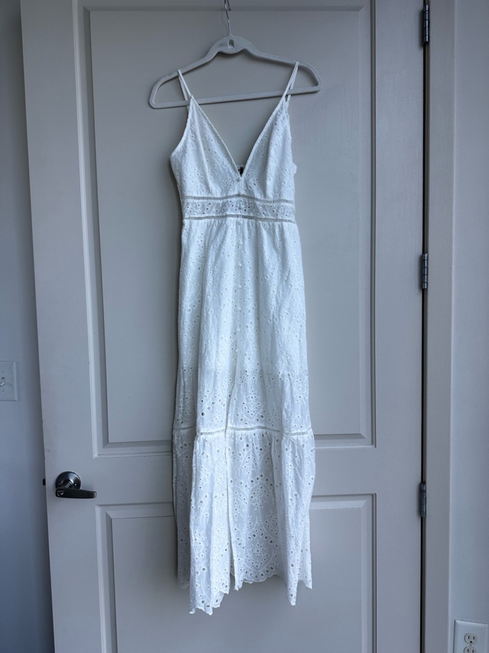 NEW White Eyelet Midi Dress Medium - Picture 2 of 4